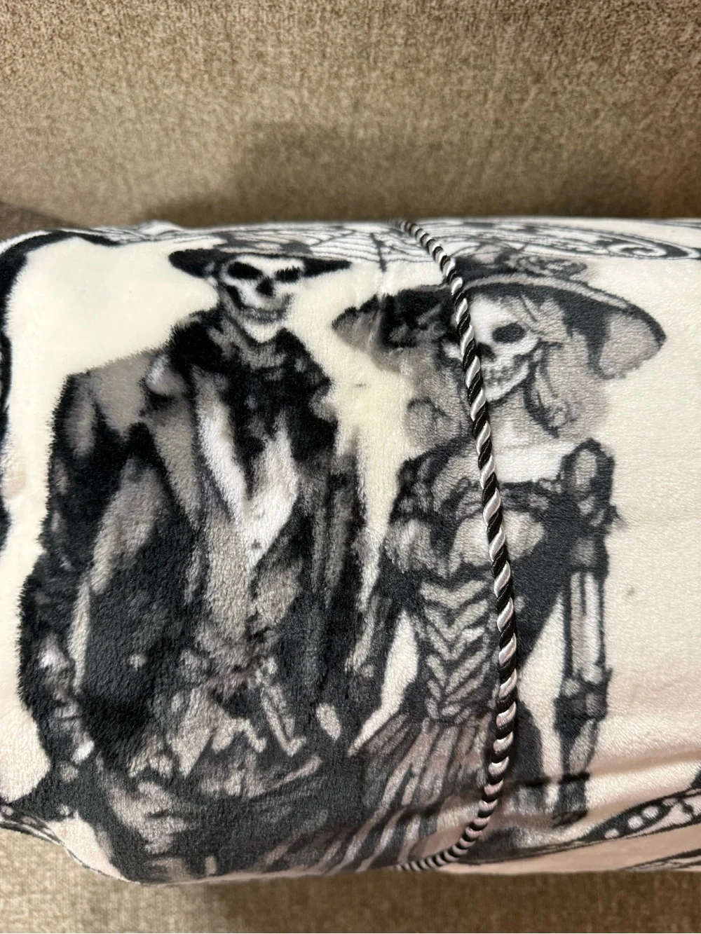 Skeleton Print Decorative Throw Pillow - Full/Queen
